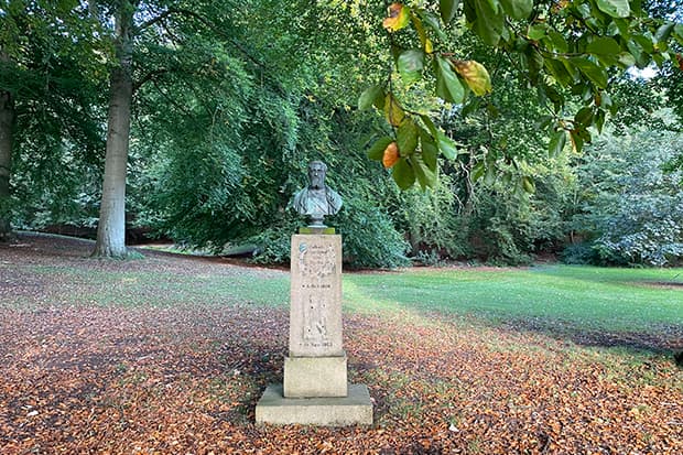 Randers' ældste skulptur udsat for hærværk og tyveri